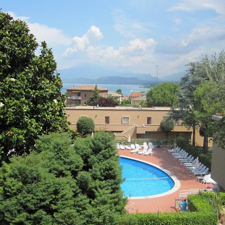 Appartamento La Madonnina Di Cathy Peschiera del Garda Luaran gambar